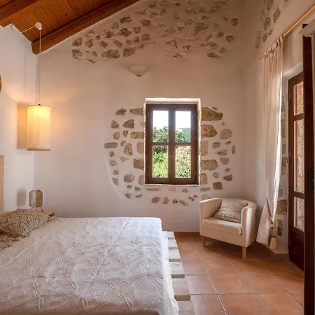 Willa Mystique Evretí